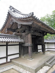 蓮教寺山門及び脇塀 れんきょうじさんもんおよびわきべい