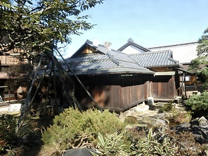 飯沼本家裏門及び塀