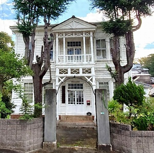 旧江田島海軍下士卒集会所（海友舎）二階建棟