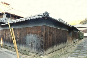 旧内田佐平二家住宅表門及び納屋