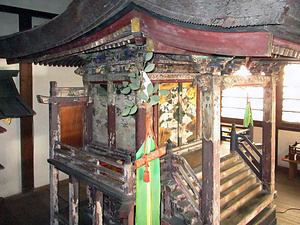阿倍王子神社葛之葉稲荷神社本殿（旧男山八幡神社本殿） あべおうじじんじゃくずのはいなりじんじゃほんでん（きゅうおとこやまはちまんじんじゃほんでん）