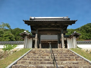 専教寺山門