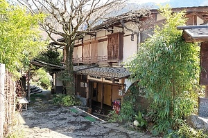 河鹿園山魚楼