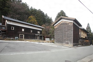 旧山岸家住宅（石川県白山市白峰）<BR/> 板蔵