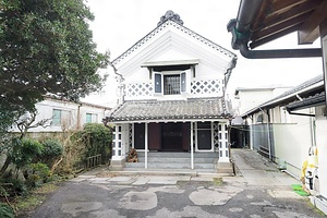 旧山田本店（角田屋）座敷蔵