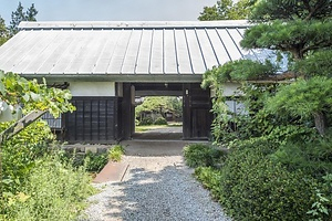 上野家住宅（山梨県山梨市東） 表門