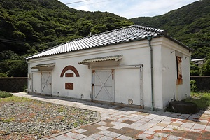 水ノ子島灯台 旧物置所