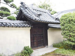 辰巳家住宅平地門及び塀