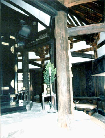 38 Interior of Horyu-ji To-in (East Temple) Yumedono [22]