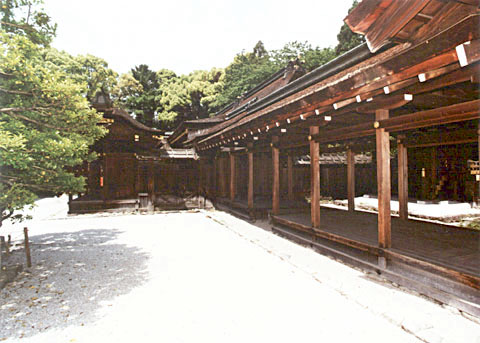 A-12 Kamowakeikazuchi-jinja