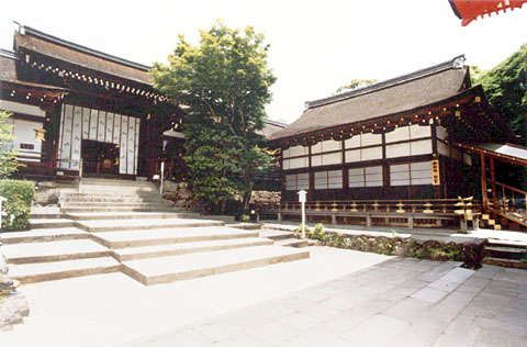 A-16 Kamowakeikazuchi-jinja