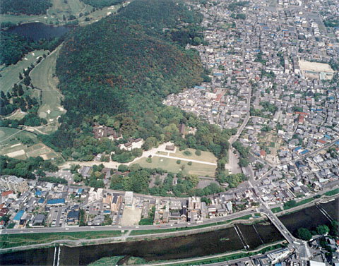 A-2 Aerial view of Kamowakeikazuchi-jinja