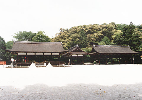 A-22 Kamowakeikazuchi-jinja
