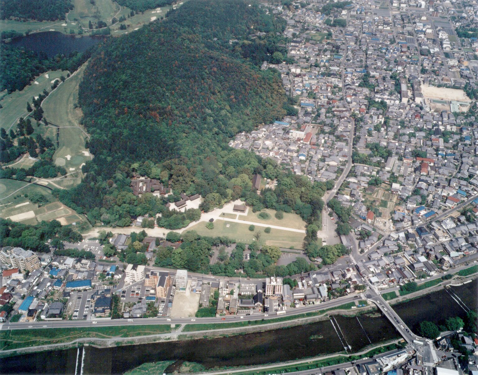 A-2 Aerial view of Kamowakeikazuchi-jinja