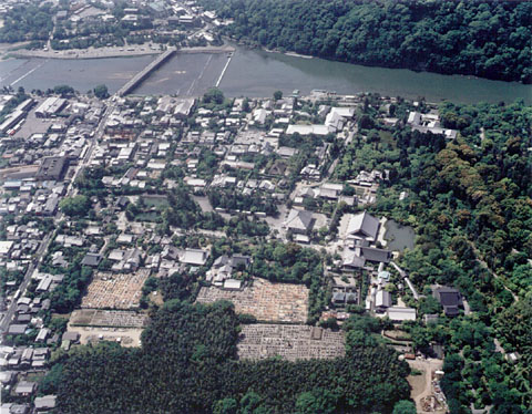 L-3 Aerial view of Tenryu-ji