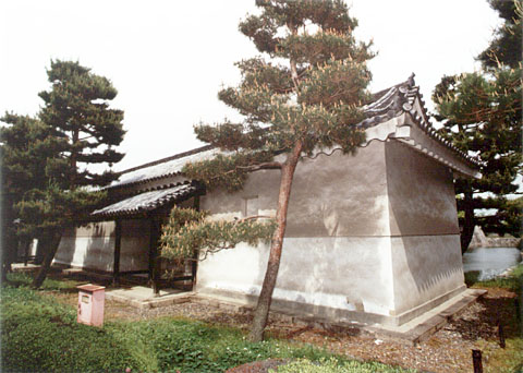 Q-28 Nijo-jo Ninomaru