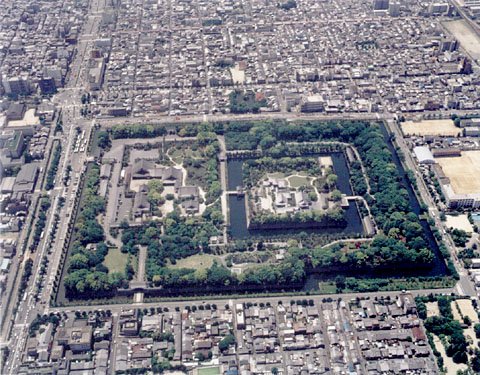 Q-3 Aerial view of Nijo-jo