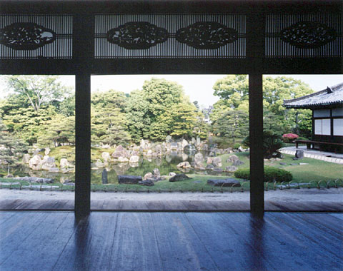 Q-33 Nijo-jo Ninomaru