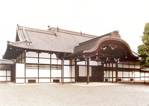 Q-6 Nijo-jo Honmaru-goten
