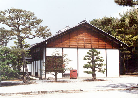 Q-9 Nijo-jo Honmaru-goten