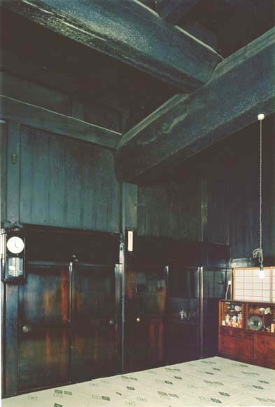2-16. Ogimachi Village: Wada House, Oe (living room)