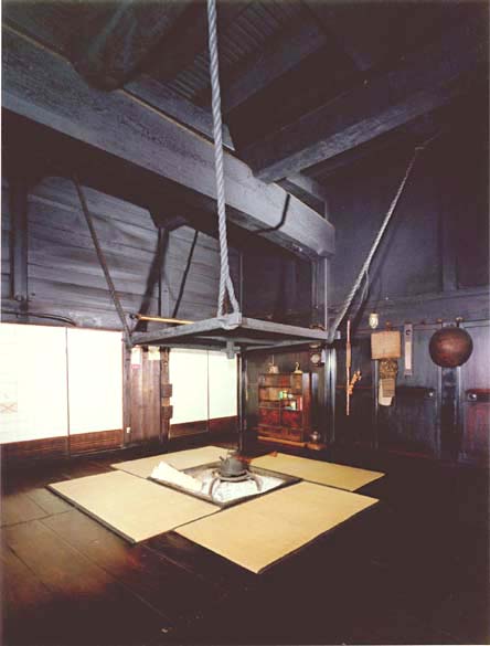 2-29. Ogimachi Village: Myozen-ji living quarters: Oe (living room)