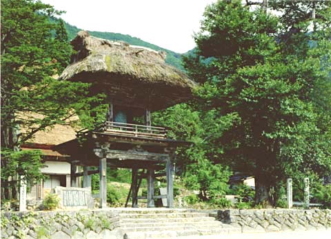 2-33. Ogimachi Village: Myozen-ji Shoro-mon (bell tower gate)
