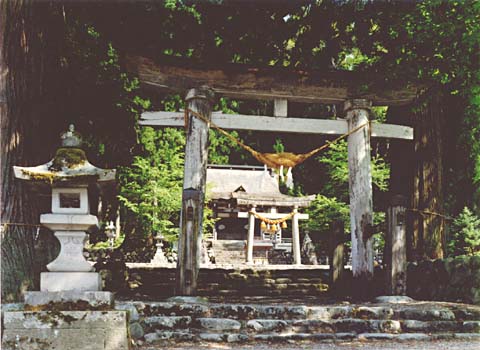 2-34. Ogimachi Village: Shirakawa-Hachiman Jinja (Shinto shrine)