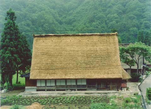 4-12. Suganuma Village: Mai- House, side view