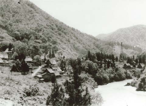 7-16. Disappearance of the Gashho Style: Kamitaira-Mura, Kozu Village, ca.1945