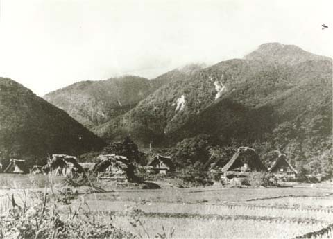 7-4. Disappearance of the Gashho Style: Shirakawa-Mura, Oomaki Village, ca.1950