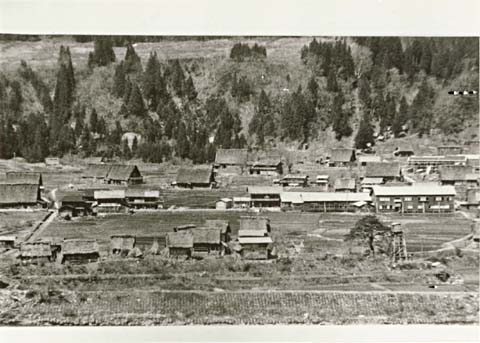 7-6. Disappearance of the Gashho Style: Shirakawa-Mura, Iijima Village, ca.1955